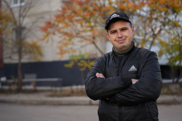 Старший по дому Евгений Гуров: «Наши дети начали спокойно гулять во дворе»